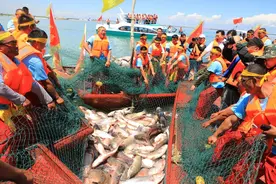 春日吃鱼正当时，来博斯腾湖寻味湖鲜美食图片