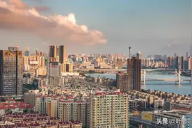 韩国崩掉的 不只是楼市图片