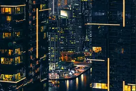 故事：一直独居的我，出差三月回到家，却发现清空的冰箱堆满食材图片