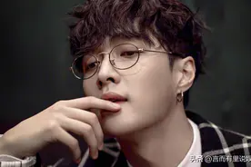 张艺兴被曝是亲妈“傀儡”，身边助理都是亲戚，工作室跟粉丝闹掰图片