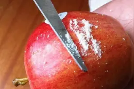 原创这3种水果千万别吃！药水泡出来的，经常逛超市的阿姨都知道图片