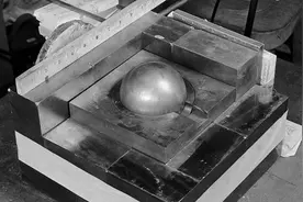 肌肉溶解、化成血水，徒手掰开原子弹后，成了等待死亡的活死人图片