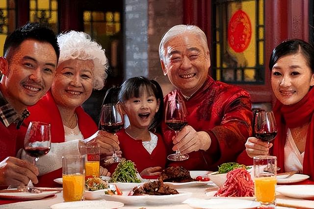 "合家欢乐"和"阖家欢乐",用法上有啥区别?发祝福语别弄错了