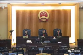 本是“白富美”，奈何入毒渊图片