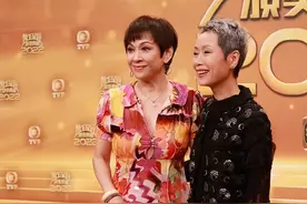 59岁叶童近照一脸疲态，丈夫8次背叛仍不离婚的她，真能幸福吗？图片