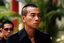 陈小春：血汗换来上亿身价，贤妻治愈暴脾气，弟弟却是他永远的伤图片