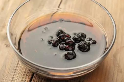 广东4款放心食醋，经鉴定，由100%纯粮精制，氨基酸最高的达8种