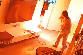 女孩吹头发突然起火，爸爸这波操作亮了！图片