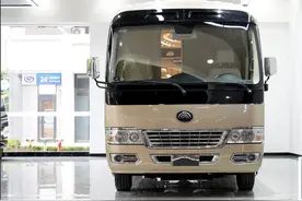 崛起的国产商务车，宇通T7星河版，力压考斯特图片