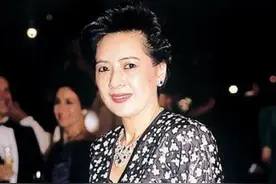 最悲情的原配：卖嫁妆助丈夫创业，发家后丈夫泡明星，49岁去世图片