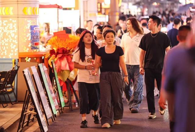 贵阳太平路，越夜越精彩！