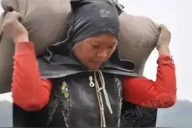 73岁的农村老太太成为水泥装卸工，这是社会的一种悲哀！图片
