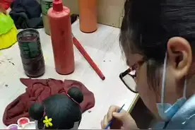 我的女儿爱上女生图片