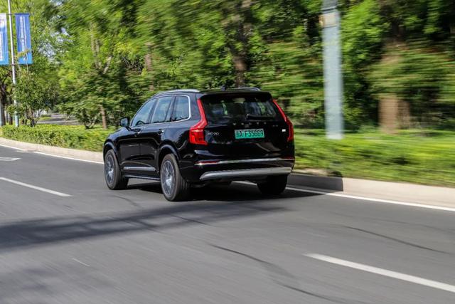 沃尔沃XC90 T8：709牛·米，百公里不到3个油，回头率超高