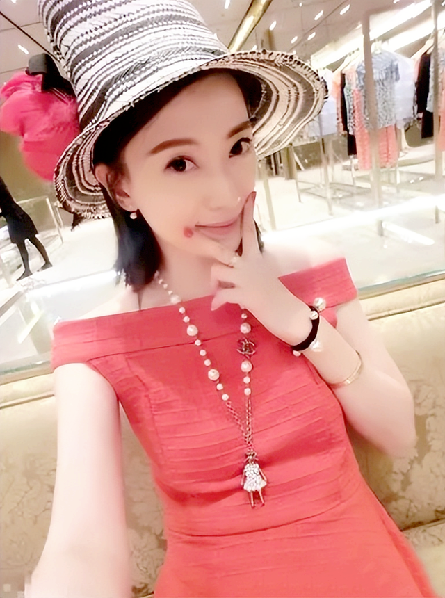星途坎坷的薛之谦：高调与前妻复合，前女友爆料让他人设坍塌