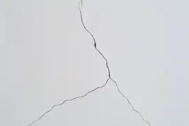 装修好的墙面为什么会开裂？二十年老师傅告诉你原因图片