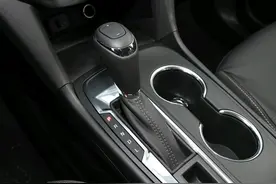 新手第一次开自动挡车怎么驾驶？掌握好这几点，简单实用还安全图片