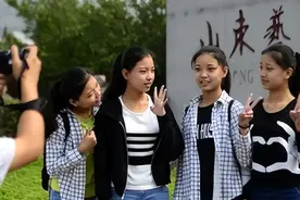 “冰清玉洁”四胞胎活成贬义词，与南京“四小凤”，形成鲜明对比图片