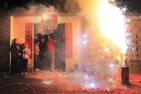 让年味儿更浓！有序放开烟花鞭炮燃放！图片