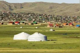 蒙古国距中国最近的县城：可使用人民币，向中国买电还试图再买水图片