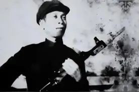 1965年，海军司令部派专机找到一农民：毛主席请你参加国庆大典！图片