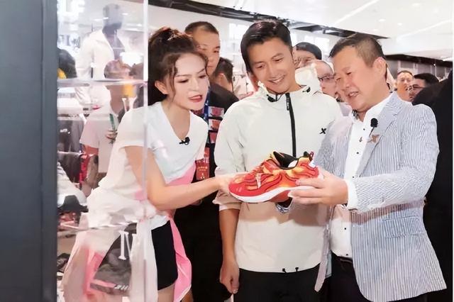 300亿豪门联姻！中国最“佛系”福建大佬，这次要变狼性了？