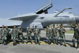 中巴歼10C战机合同详情：11年贷款，单价约7600万美元图片