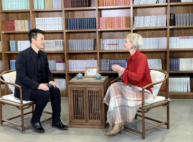 2011年,拉脱维亚美女硕士安泽嫁给东北理发师,如今怎么样了?