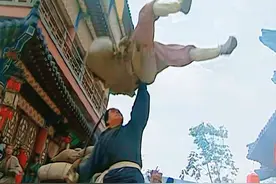 “洗白潘金莲”的恶果：西门庆一套袈裟伏魔功，差点打死武松图片