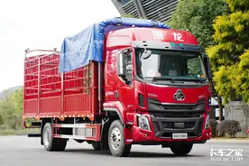 玉柴六缸270马力，2022款6.8米乘龙H5变了，竟没离合踏板？图片