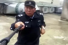 抖音表情包：爷们要战斗图片