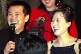 王军霞：96年获得奥运金牌，远赴美国拿下绿卡，曾被二婚丈夫要挟图片