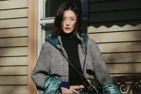 长外套+阔腿裤=“大女人风”穿搭！高级有气场，刘雯刘涛都上头图片