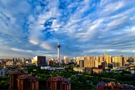 袁庭栋成华寻“宝”记②| 你知道吗？火车北站未来的北广场在成华区 | 成华融媒图片