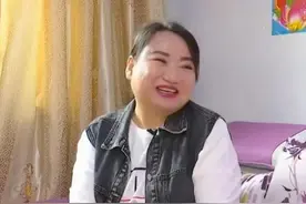 55岁大哥相亲50岁大姐，两人一见面，一句话没说，大姐拔腿就走！图片