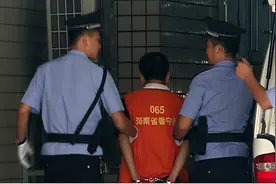 小学校长带六名学生开房，称“只要跟我发生关系，5000块钱拿走”图片