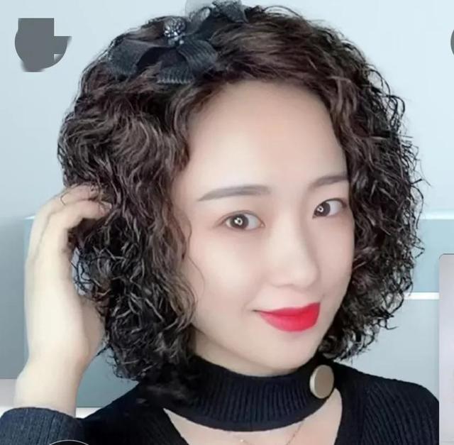 烫发记住"3要""3不要",才能让你时尚又减龄,温婉又气质