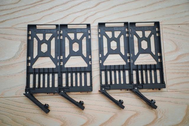 历史低价买到九盘位万兆 NAS 机皇：威联通 TS-H973AX