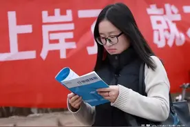 90后“女副市长”意外走红，长相甜美气质佳，个人背景更是不简单图片