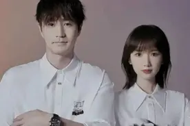 毛晓彤终究只是CP，杨玏被拍到与王玉雯现身街头，女生搂着男生腰图片