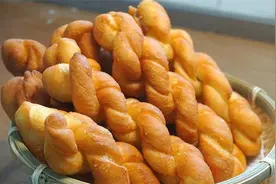 教你最正宗麻花做法，步骤讲解详细，酥脆可口，简单零失败图片