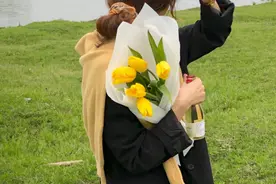 小姨是我继母，她儿子结婚，让我拿15万帮他装修婚房，我该拿吗？图片