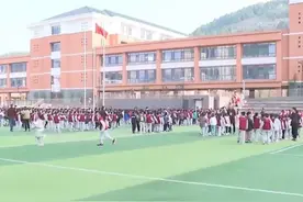 济南：社区活动场地有限 学校操场能否开放图片