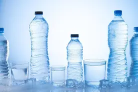 陕西疾控专家提醒 被雨水浸泡过的瓶装水不建议饮用图片