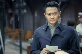 离婚5年，印小天送走患癌老父亲，拿下金鸡奖，前妻独自带娃创业图片