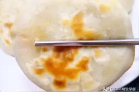 想吃牛肉馅饼又怕做不好，教您这样做，皮薄焦香，肉嫩无腥味图片