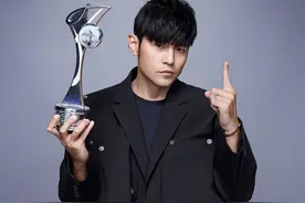 周杰伦夺世界销售冠军嗨翻 「喊话昆凌做1件事」超甜！图片