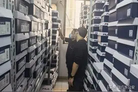 网购“名牌运动鞋”竟是山寨货！广州警方打掉一售假团伙，涉案超2000万图片