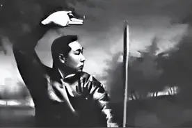 俄国大力士号称天下第一，见民国武师力举十二人，却吓得取消比武图片