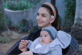 福建小伙娶格鲁吉亚洋妞，相识10年坚持每天送花，亲吻拥抱秀恩爱图片